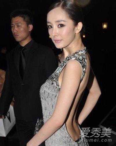 ������ޣ�Ů�Ǽ���¶����̫�Ը�