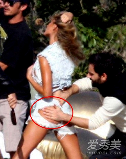 ��������� ��Ϸʱ�������ؿ��͵�Ư��Ů��_���ݱ�����