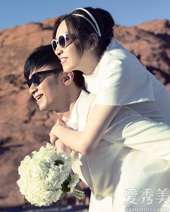 古巨基大婚!姐弟恋21年新娘感动哭成泪人_古巨基老婆