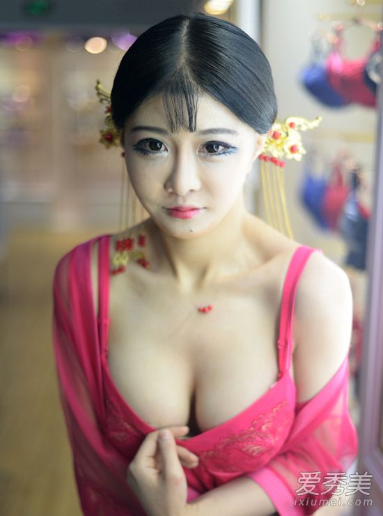 ��У19��Ů��ѧ���������� D�ֱ�������ӿ_��Ůѧ��