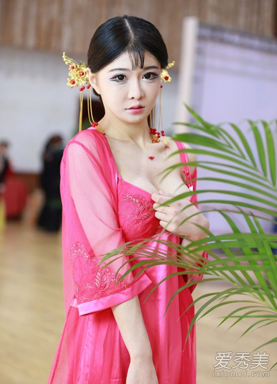��У19��Ů��ѧ���������� D�ֱ�������ӿ_��Ůѧ��