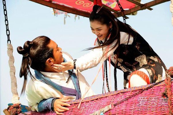 乱伦野战恋尸!让女明星吃不消的热情戏_明星床戏