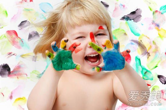 孙俪儿女涂鸦造限量家具 孩子乱画怎么办?