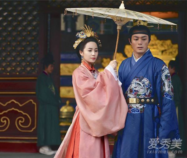 Ůҽ������������Ļʺ���˭������������ô����_Ůҽ���������