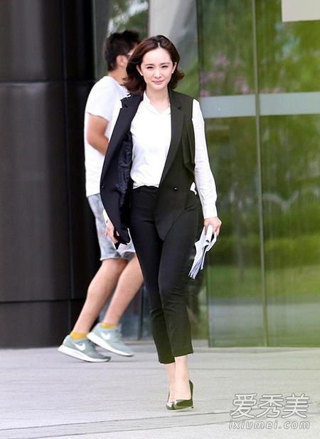 爆款女王杨幂《翻译官》造型带火了职场装_杨幂服装搭配