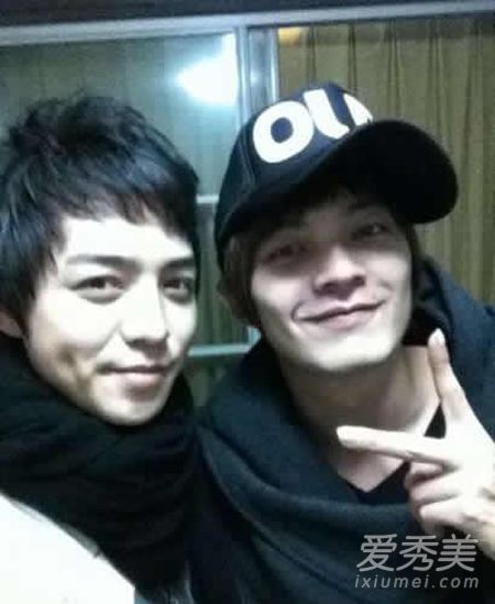 何炅是同性恋吗?何炅为什么现在还不结婚何炅老婆是谁_何炅结婚了吗