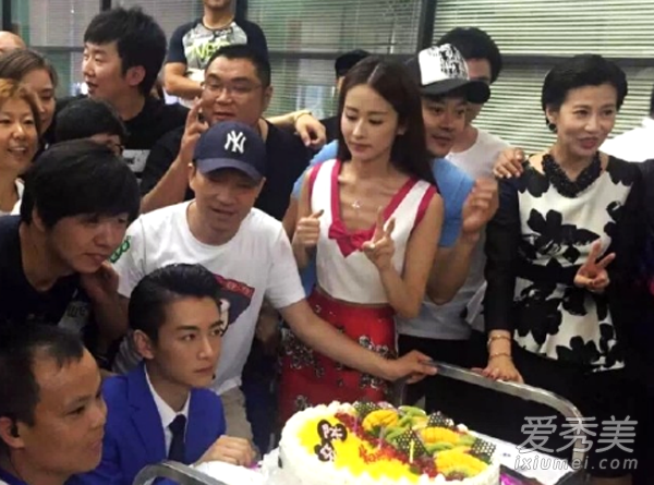 颖儿暴瘦锁骨下全是排骨 减肥过度瘦成一把骨头的女星_颖儿减肥