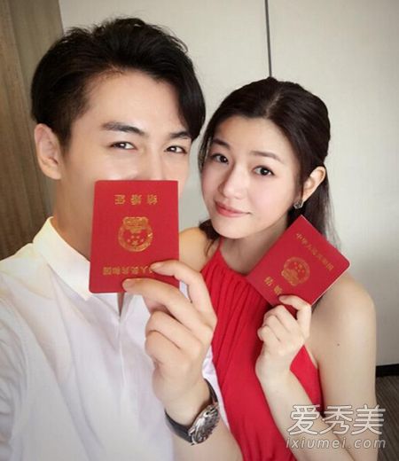 陈妍希怀孕大肚照曝光 怀孕3月小腹微凸拿大衣遮掩_陈妍希怀孕照