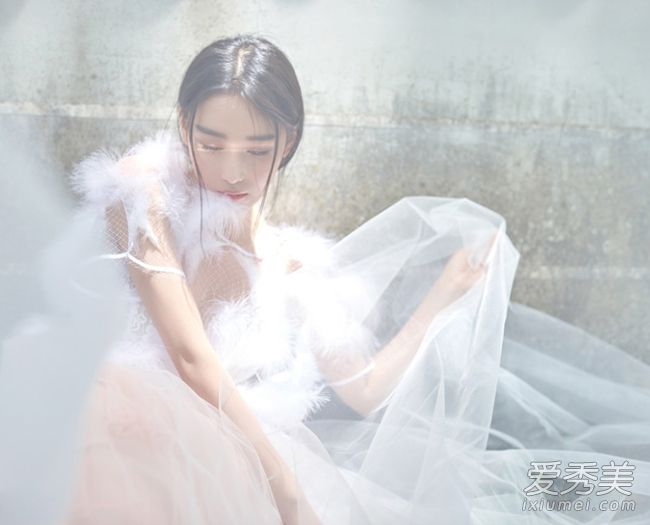 张馨予薄纱透视装写真 若隐若现性感撩人_张馨予写真