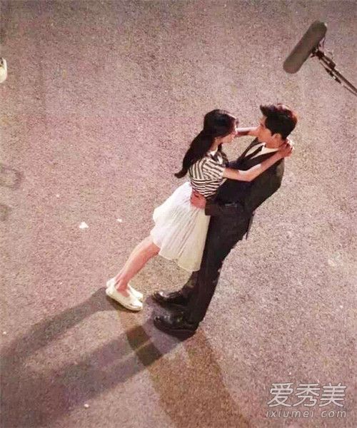 168cm的杨幂跟165cm的刘诗诗一样高!女星身高都掺水_女明星真实身材