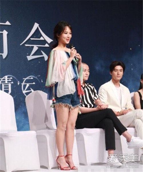 168cm的杨幂跟165cm的刘诗诗一样高!女星身高都掺水_女明星真实身材