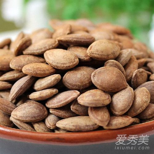 瓜蒌籽怎么吃治咳嗽 瓜蒌籽的功效与作用