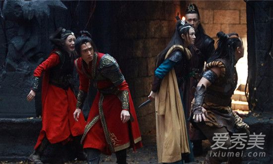 �䶯Ǭ�����Ӿ�Ů������˭ �䶯Ǭ��Ů���������찮����������