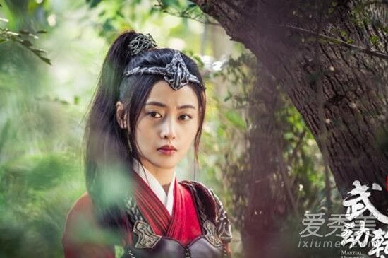 �䶯Ǭ�����Ӿ�Ů������˭ �䶯Ǭ��Ů���������찮����������