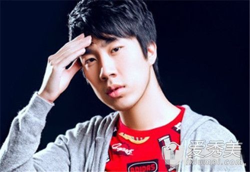 lol骚男是富二代吗 骚男的爸爸对骚男的评价 骚男的爸爸是谁