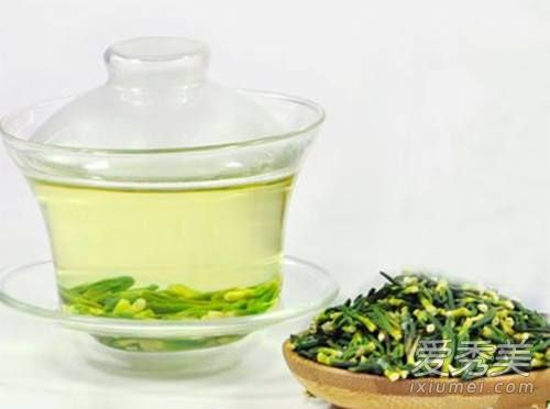 莲子心泡茶有什么好处 莲子心泡水喝的五大功效