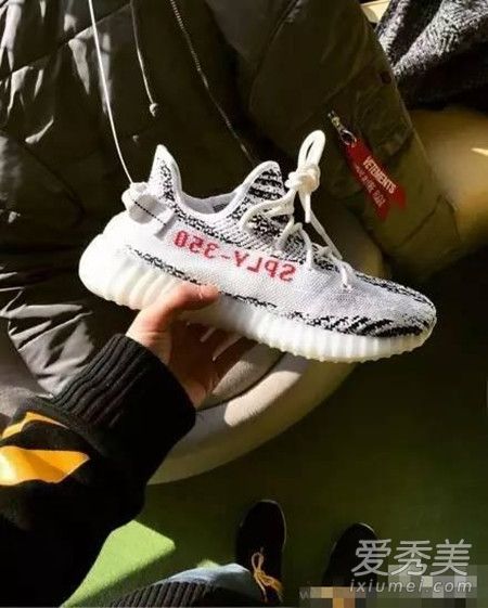 yeezy��ʲô������˭��Ƶ� adidas yeezy�¿��ֻ��۸�