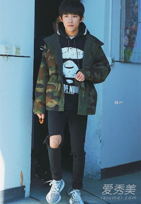 yeezy��ʲô������˭��Ƶ� adidas yeezy�¿��ֻ��۸�