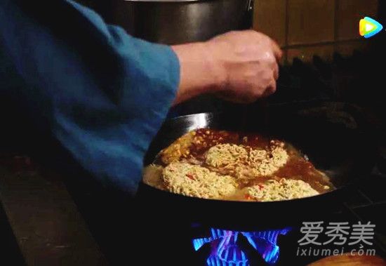 ������ҹʳ����������ô��� ��ҹʳ��������������