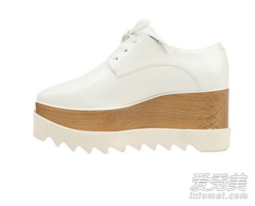 �����మ��֮�����������С��Ьʲô����?����Ǯ?