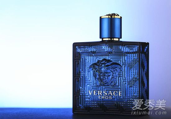 versaceʲô ˼ĸҵƷ