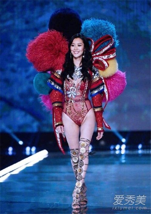 维密天使翅膀代表什么 刘雯有几个翅膀