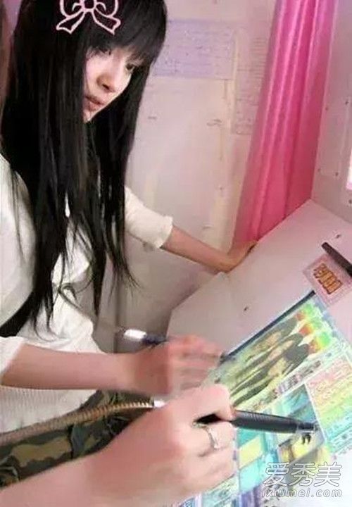 杨幂大头贴旧照 杨幂最新机场照2017