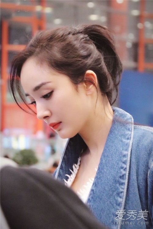 杨幂大头贴旧照 杨幂最新机场照2017
