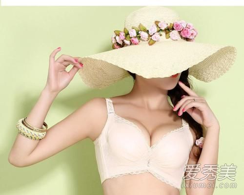 丰胸内衣真的有用吗 选对牌子飞机场一秒变深V