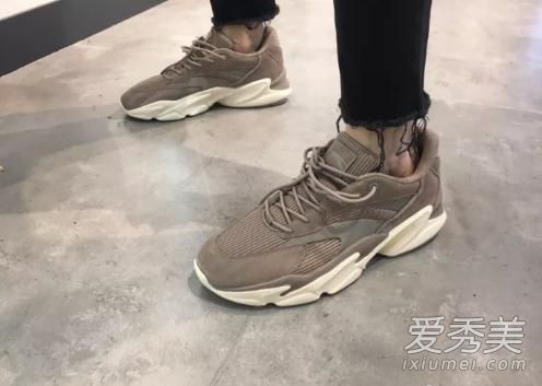 �ϵ�Ь��ʲô��˼ ��̤�ϵ�Ь����Ǯһ˫