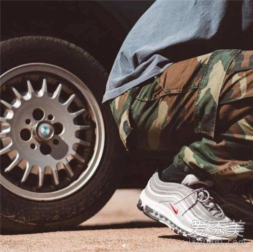 �ϵ�Ь��ʲô��˼ ��̤�ϵ�Ь����Ǯһ˫