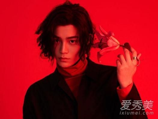 ��Ц����������������˭�ݵ� ���������������������΢����Ƭ