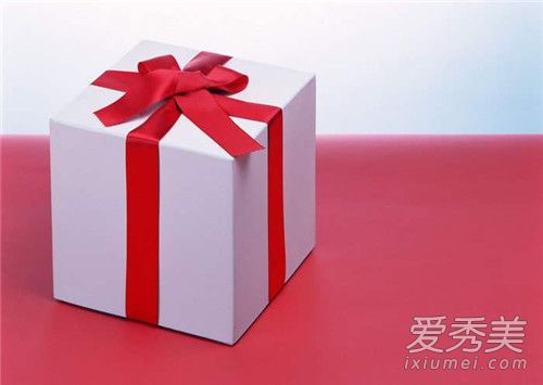 ��Ů����ĸ��ʲô���� ��Ů�ڿ�������ˮ��