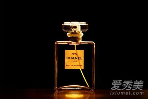 妇女节送母亲什么礼物 妇女节可以送香水吗