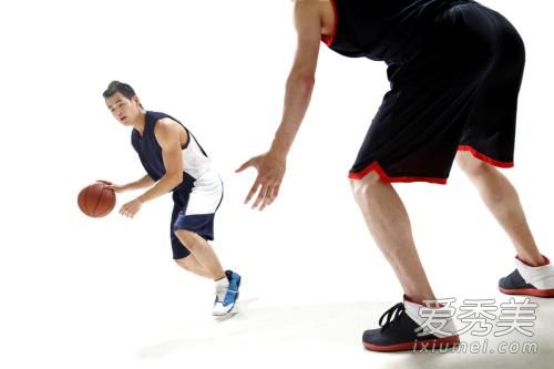 �������������˶��� ������һ��Сʱ���Ķ��ٿ�·��