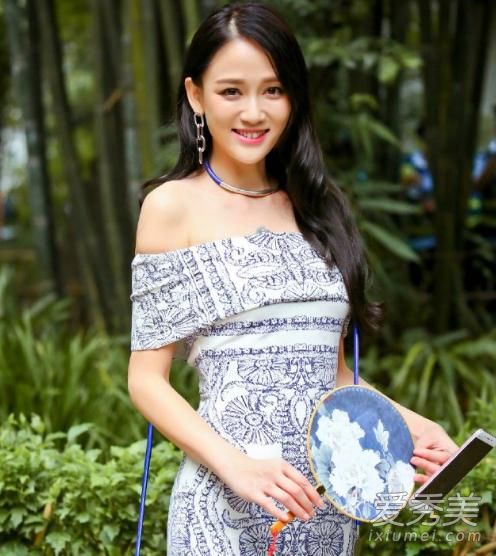 女星穿衣不谨慎 大尺度泄裙下风光险尴尬