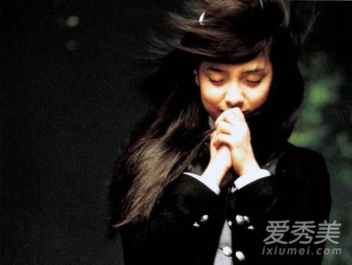 ������ӰŮ�߹�̸3��������� һ��������ɫ�ʵ�¥��