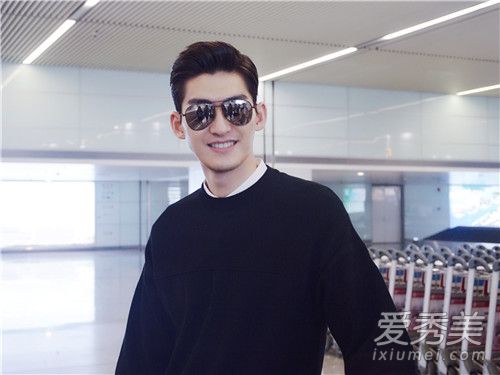 �ź�ɹ��ͬѧ�ۻ�����ô���� �ź�ͬѧ�ۻ���Ƭ��ʲô����