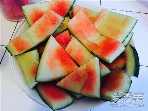 吃西瓜皮能减肥吗 西瓜皮减肥怎么吃