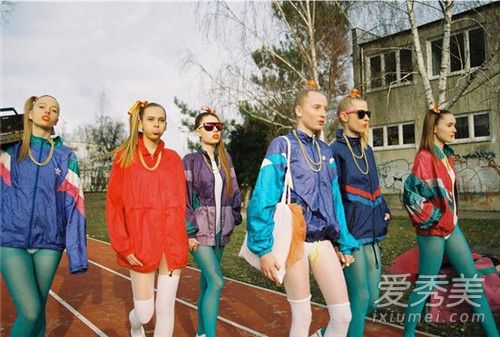 热潮不断的复古运动风格怎么穿 嘻哈运动套装的5种穿法