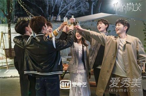 ����΢Ц��ʲô���Ӿ� ����΢Ц�������