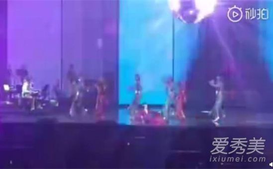 杨千嬅意外摔倒怎么回事 具体什么情况?