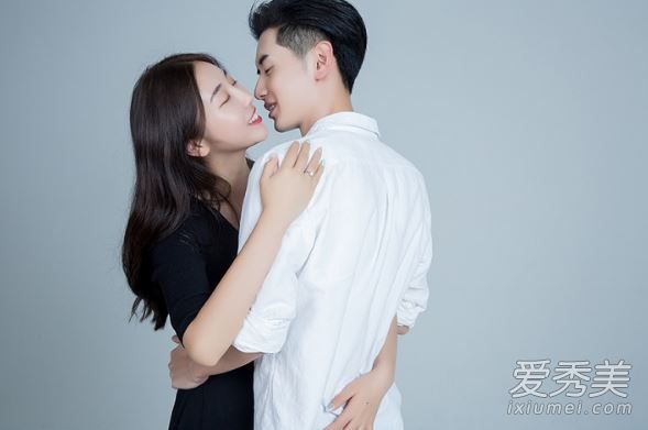 COS博主子洋君用Dmallovo(玛丽莱)钻戒求婚成功,承诺一生只爱一人