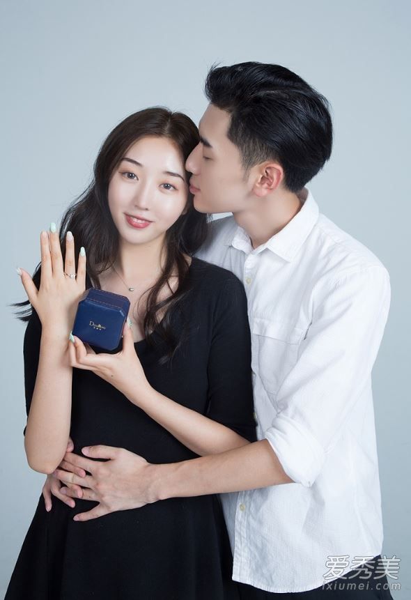 COS博主子洋君用Dmallovo(玛丽莱)钻戒求婚成功,承诺一生只爱一人