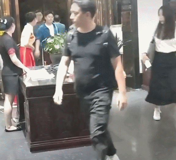 何炅黄磊夫妇约饭 这到底是什么情况?