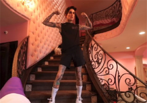 J���J����ô���� J����˭ J���ױƷ�ƽ�ʲô