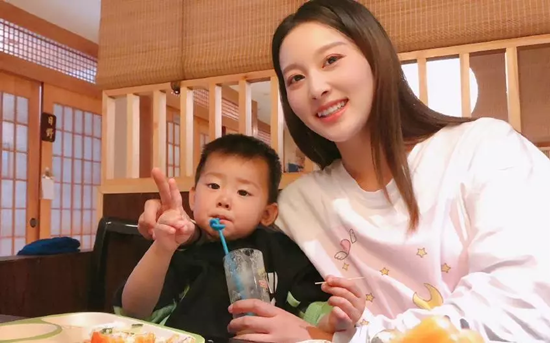 谢孟伟妻子生二胎怎么回事 谢孟伟老婆二胎是男孩还是女孩