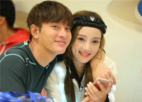 ��С贺ͼ������������������ô���� ��ܰ�и���˭��