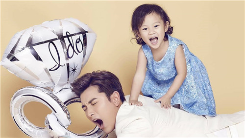 ��С贺ͼ������������������ô���� ��ܰ�и���˭��