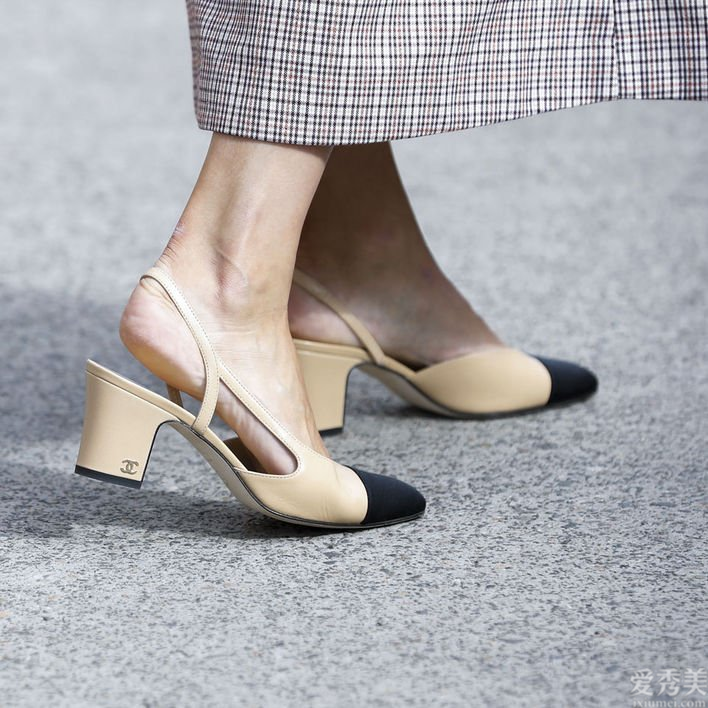 ������һ������ʱ����CHANEL��5���Ьÿһ�γ��ֶ�������עĿ